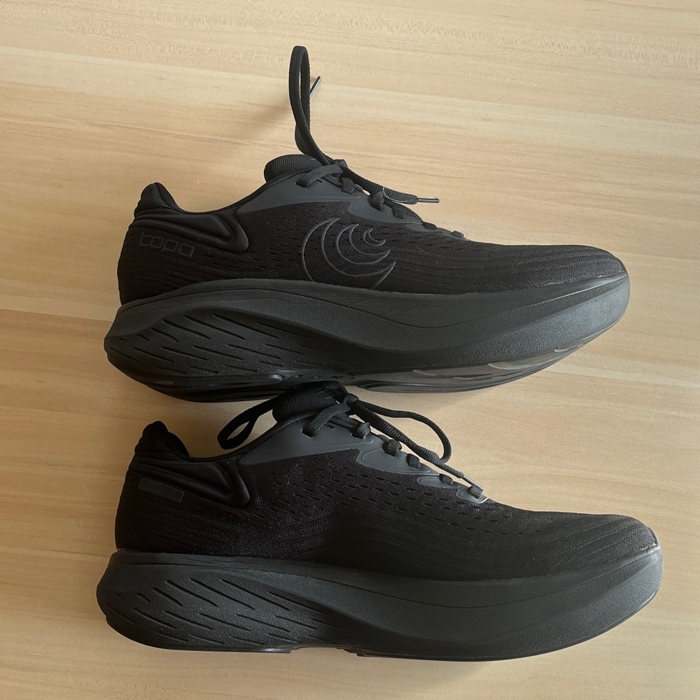 Topo Athletic ATMOS 2 Men’s Running Shoe — Black - 9.5